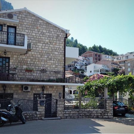 Vila Teodora Sveti Stefan Luaran gambar