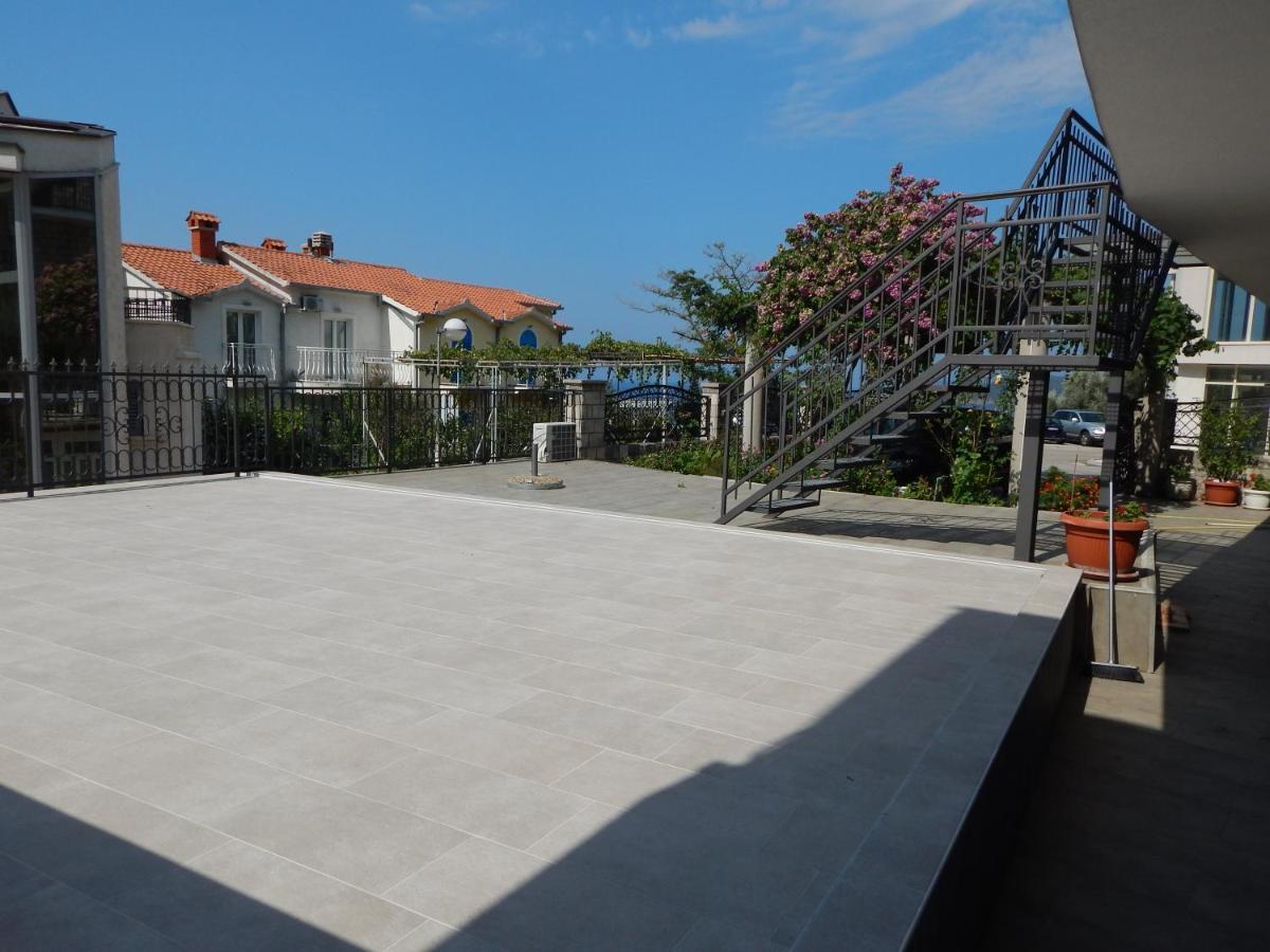 Vila Teodora Sveti Stefan Luaran gambar