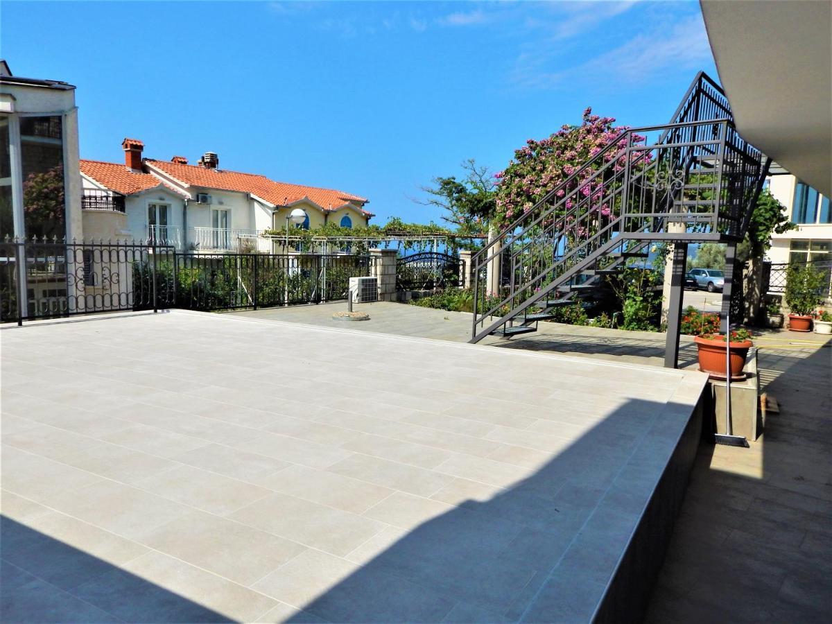 Vila Teodora Sveti Stefan Luaran gambar