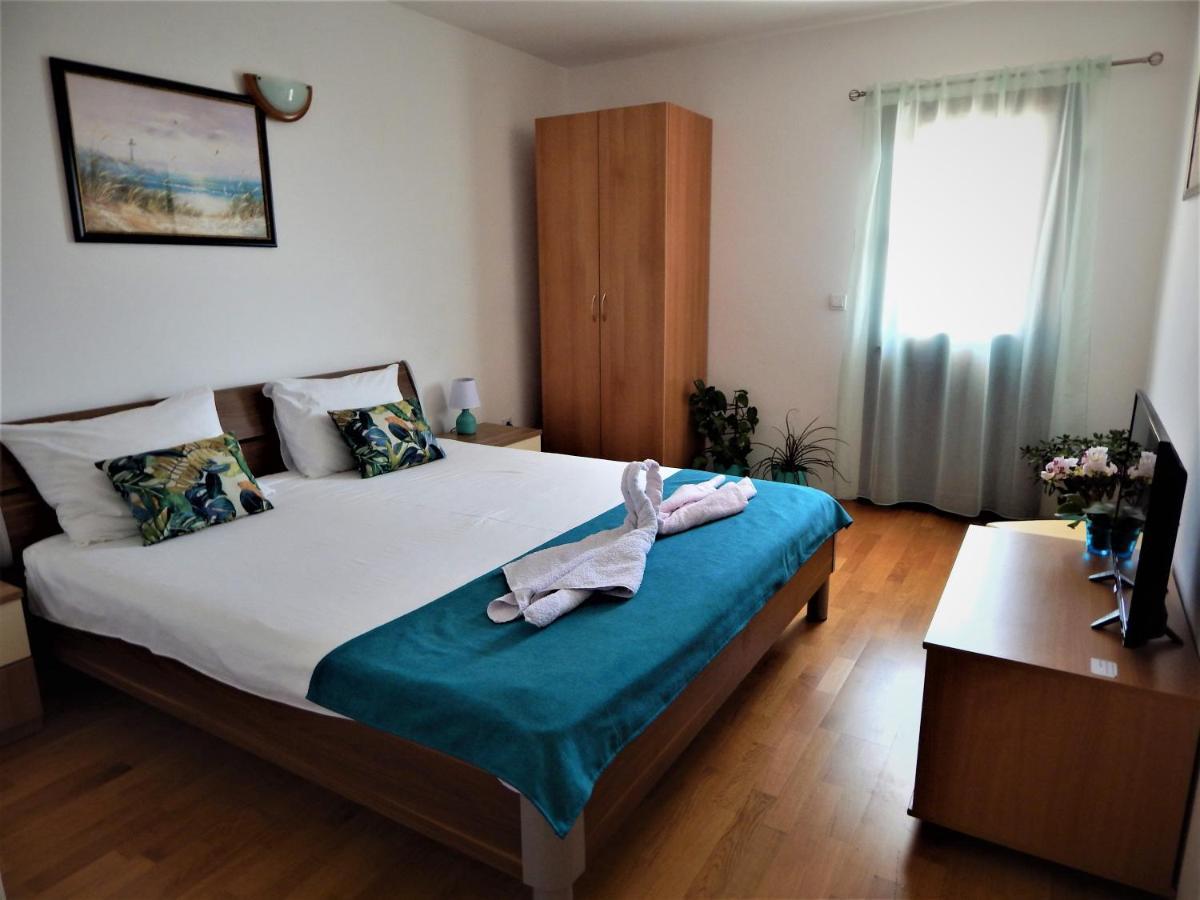 Vila Teodora Sveti Stefan Luaran gambar