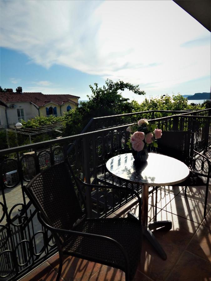 Vila Teodora Sveti Stefan Luaran gambar
