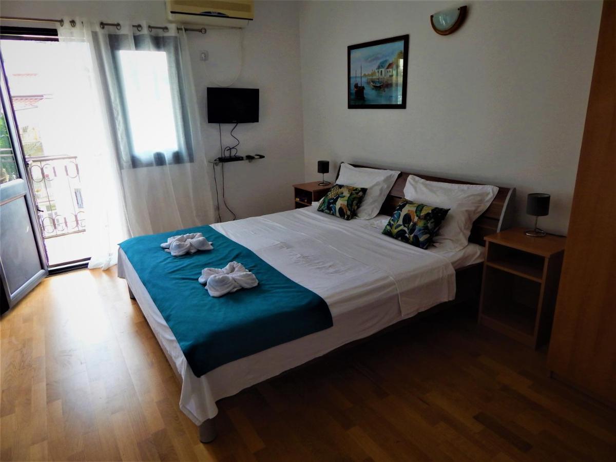 Vila Teodora Sveti Stefan Luaran gambar
