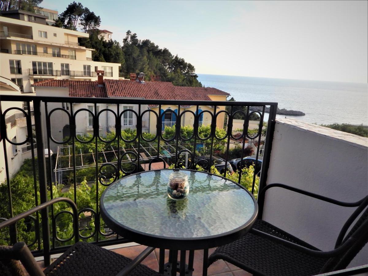 Vila Teodora Sveti Stefan Luaran gambar