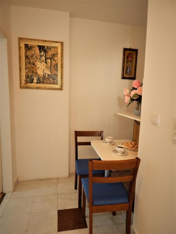 Vila Teodora Sveti Stefan Luaran gambar
